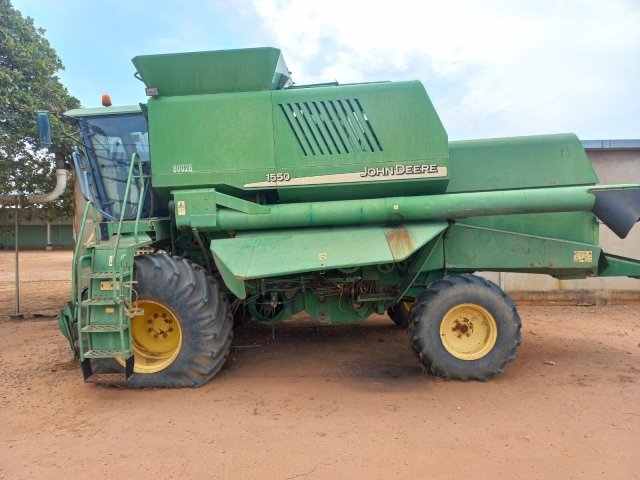 JOHN DEERE COLHEITADEIRA 1550 2001/2001